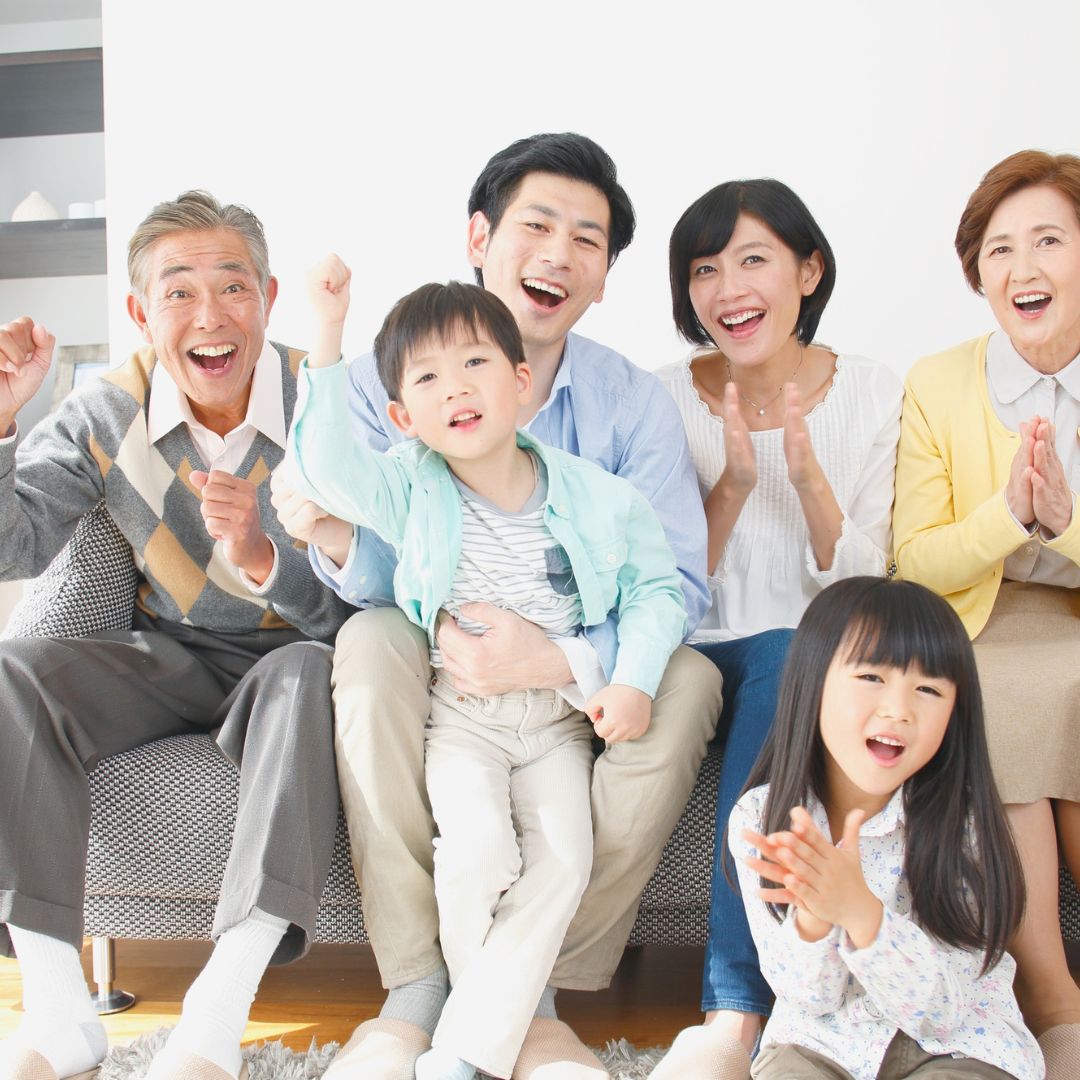 介護職の人間関係を円滑にするコミュニケーション術｜利用者・家族・同僚との絆を深めるヒント